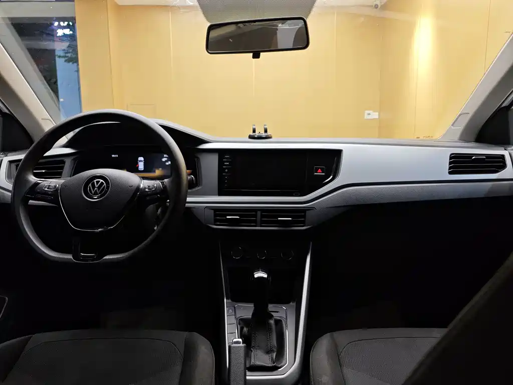 Polo 2023 facelift Plus 1.5L automatic indulgence version купить на сайте DeffCars