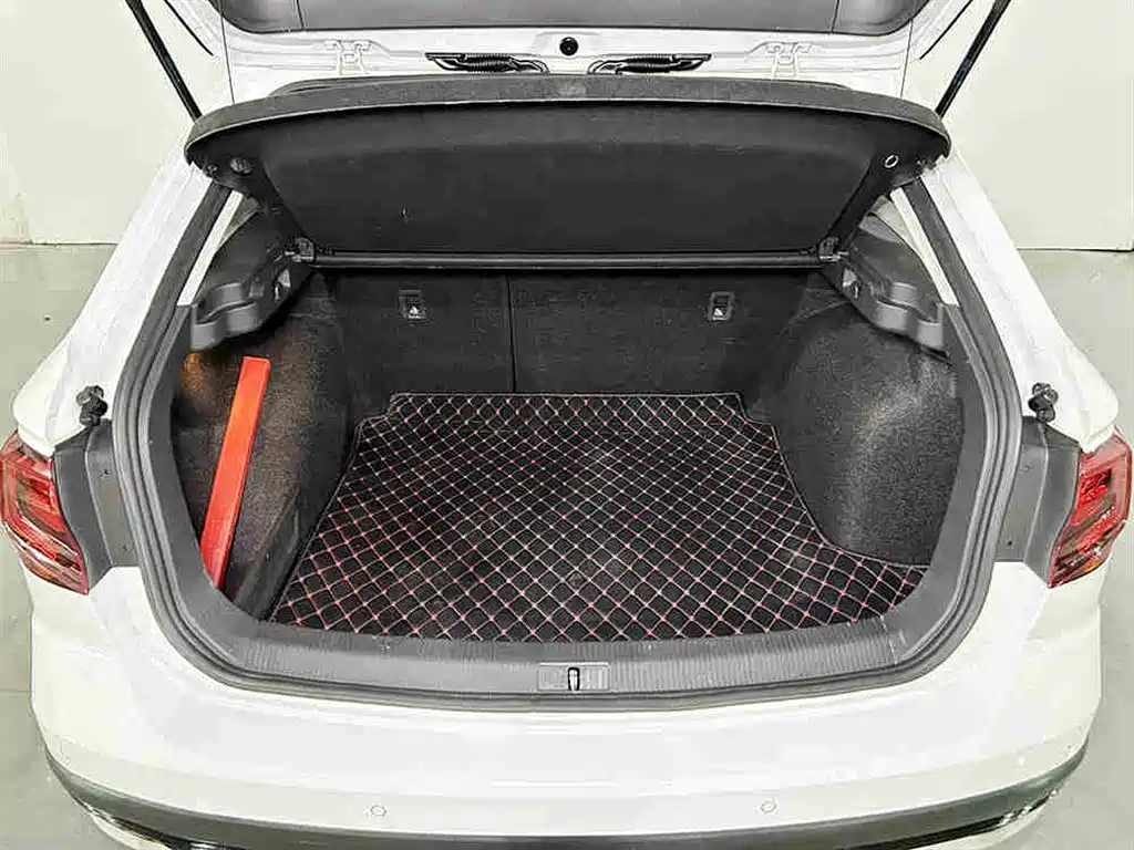C-TREK Weiling 2018 230TSI DSG comfort model купить на сайте DeffCars