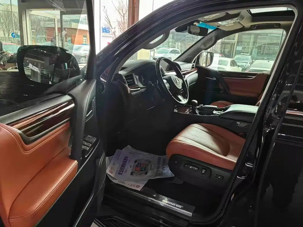 Lexus LX 2017 570 Premium Luxury Edition купить на сайте DeffCars