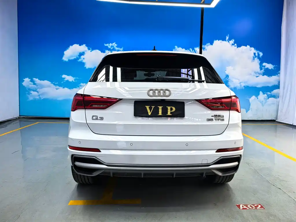 Audi Q3 2022 35 TFSI Fashionable and Dynamic купить на сайте DeffCars