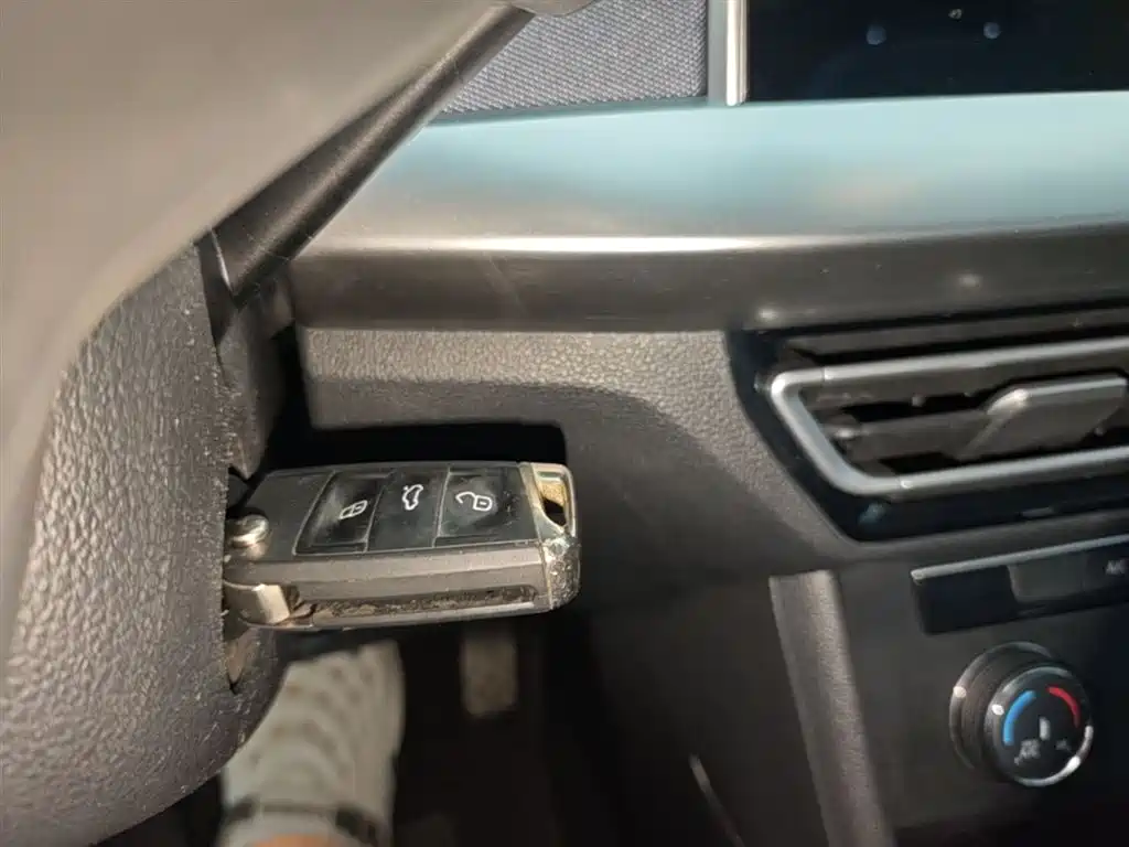 Lavida 2023 facelift 1.5L automatic Deyi version купить на сайте DeffCars