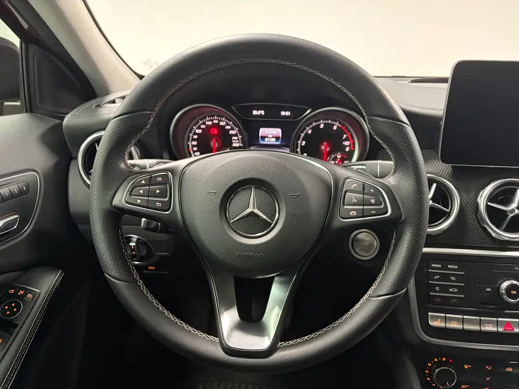 Mercedes-Benz GLA 2018 GLA 220 4MATIC sports model купить на сайте DeffCars