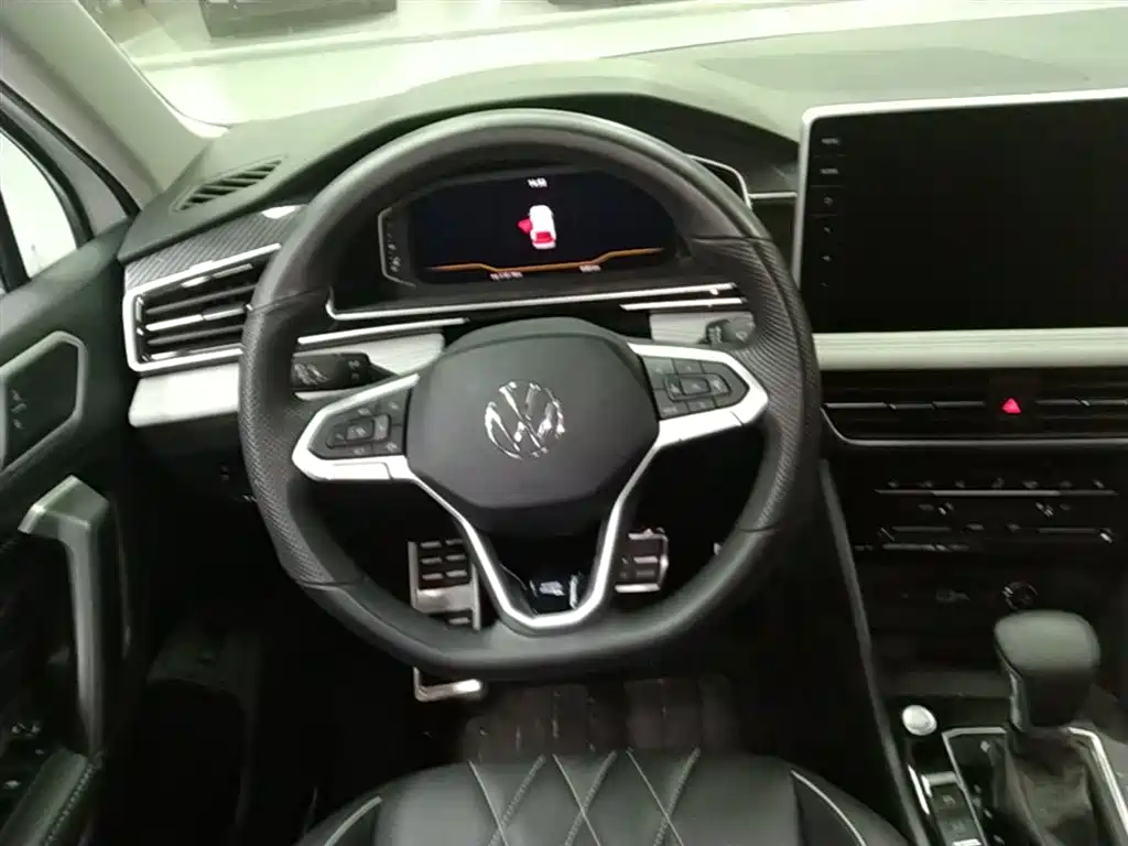 Tiguan L 2024 330TSI automatic two-wheel drive R-Line version купить на сайте DeffCars