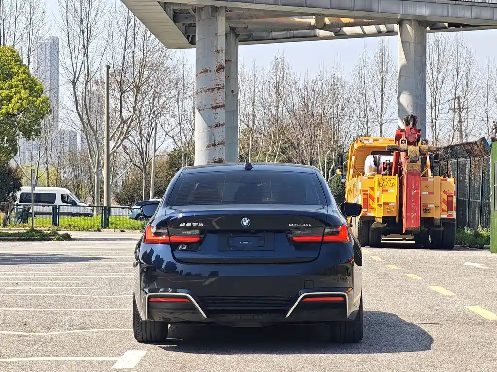 BMW i3 2024 eDrive 35 L купить на сайте DeffCars