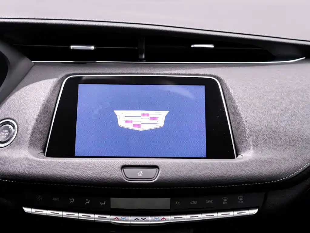 Cadillac XT4 2022 28T two-wheel drive fashion model купить на сайте DeffCars