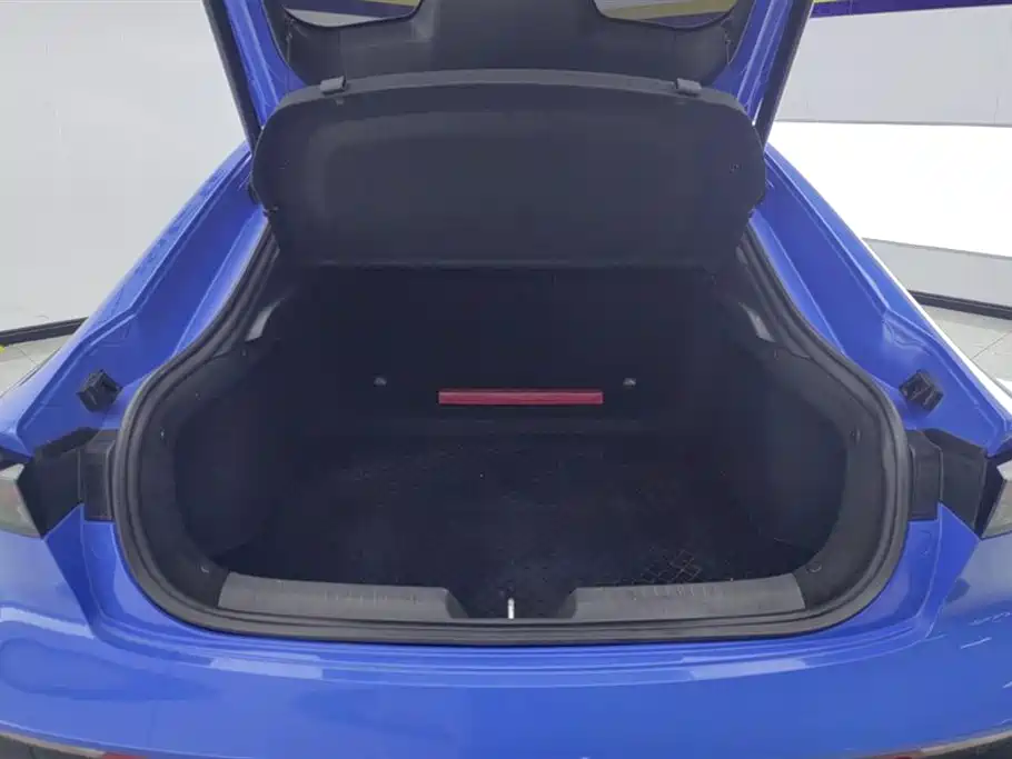 Changan UNI-V 2022 1.5T premium model купить на сайте DeffCars
