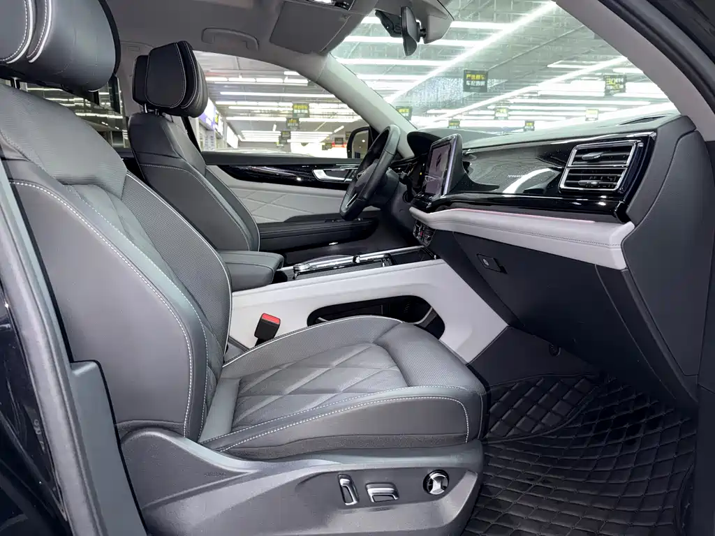 Touron 2024 380TSI four-wheel drive luxury version купить на сайте DeffCars