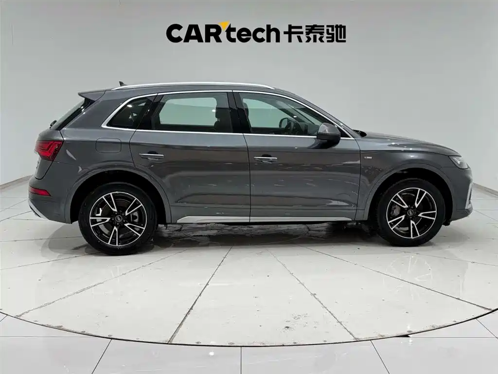 Audi Q5L 2024 40 TFSI Fashionable and Dynamic купить на сайте DeffCars
