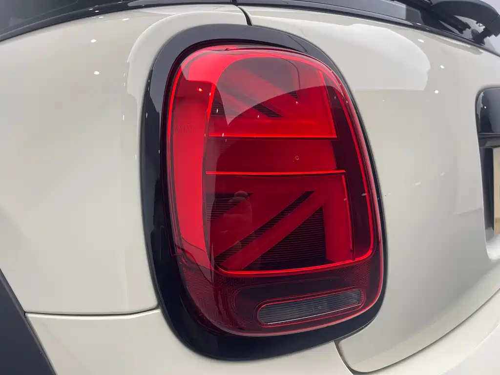 MINI JCW 2023 2.0T JOHN COOPER WORKS Pat Moss Commemorative Edition купить на сайте DeffCars