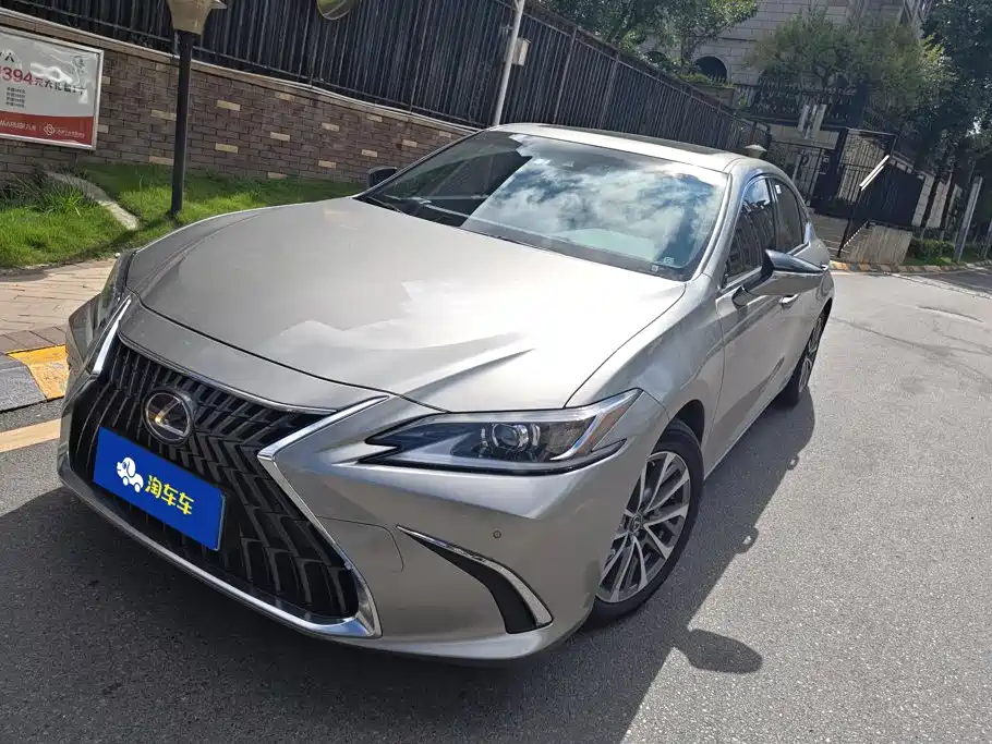 Lexus ES 2021 300h Excellence Edition купить на сайте DeffCars