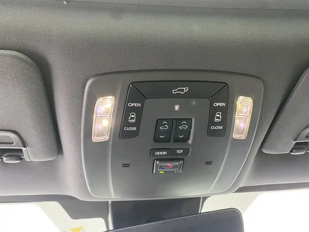 SIENNA 2023 2.5L Hybrid Premium Edition купить на сайте DeffCars