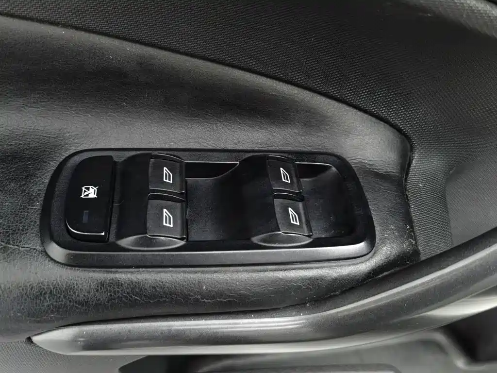 Carnival 2013 hatchback 1.5L manual style купить на сайте DeffCars