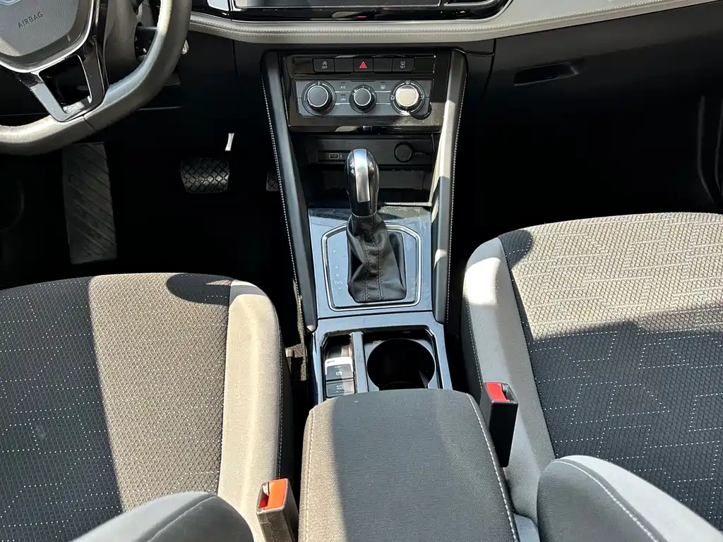 Jetta VS5 2023 280TSI automatic aggressive model купить на сайте DeffCars