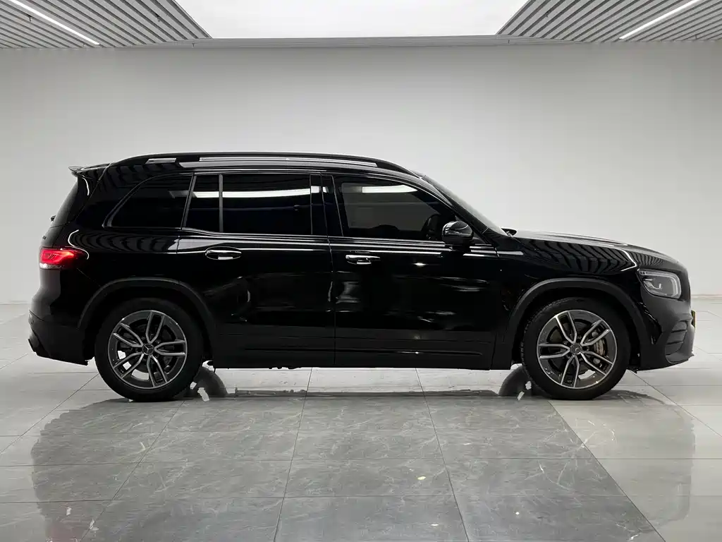 Mercedes-Benz GLB AMG 2021 AMG GLB 35 4MATIC купить на сайте DeffCars