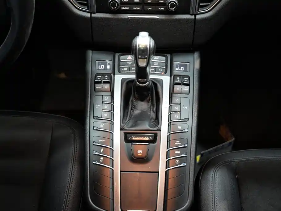 Macan 2017 Macan 2.0T купить на сайте DeffCars