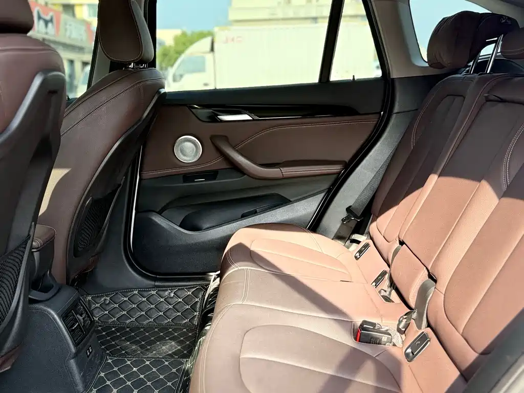BMW X1 2021 sDrive25Li leading model купить на сайте DeffCars