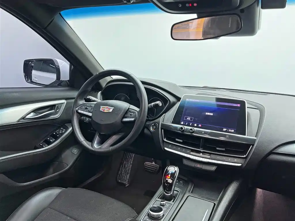 Cadillac CT5 2021 28T Fashion Model купить на сайте DeffCars