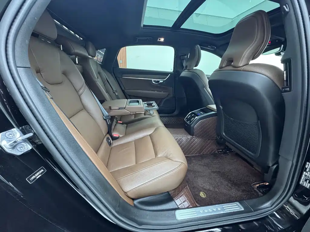 Volvo S90 2021 B5 Zhiyi Luxury Edition купить на сайте DeffCars