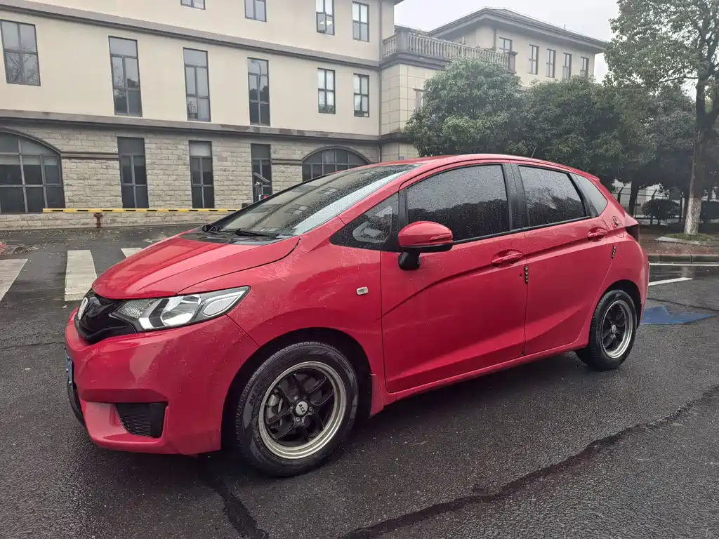 Fit 2016 1.5L LX CVT comfort model купить на сайте DeffCars