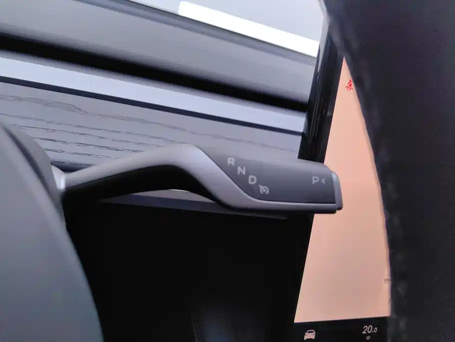 Model Y 2024 rear-wheel drive version купить на сайте DeffCars