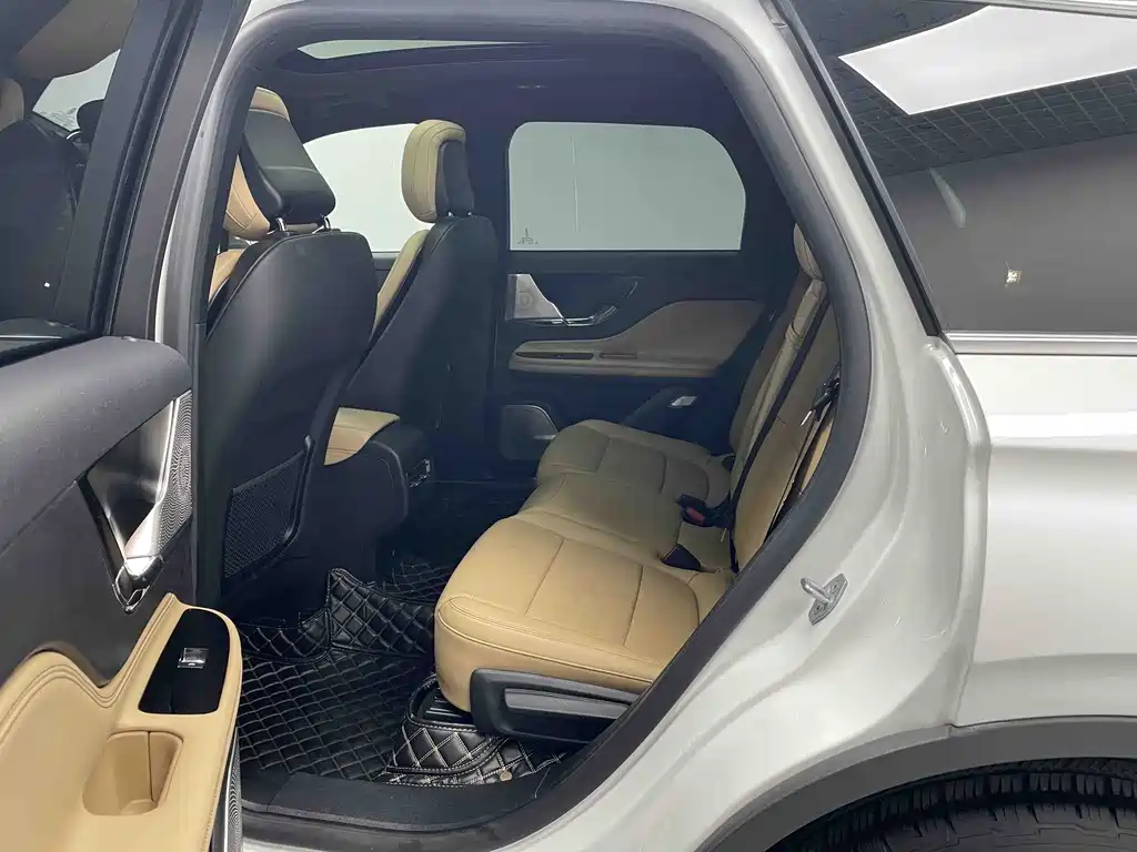 Adventurer 2021 2.0T Two-wheel drive Premium Edition купить на сайте DeffCars