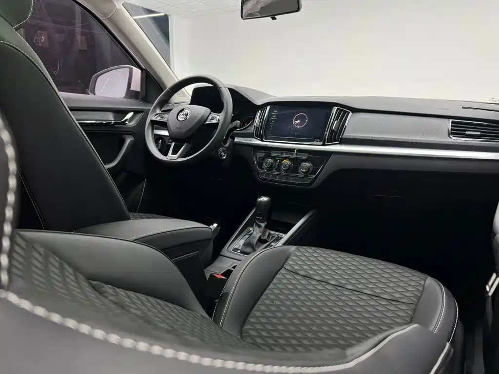 Kamiq 2020 1.5L Automatic Comfort Edition купить на сайте DeffCars