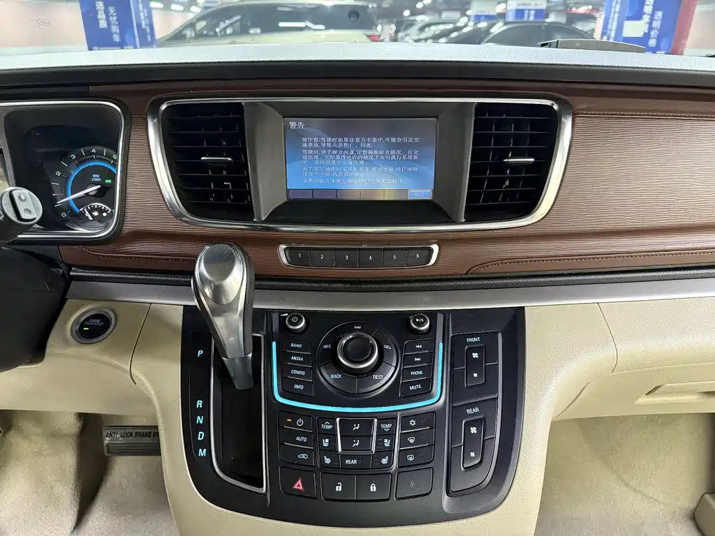 Buick GL8 2014 3.0L XT luxury business flagship version купить на сайте DeffCars