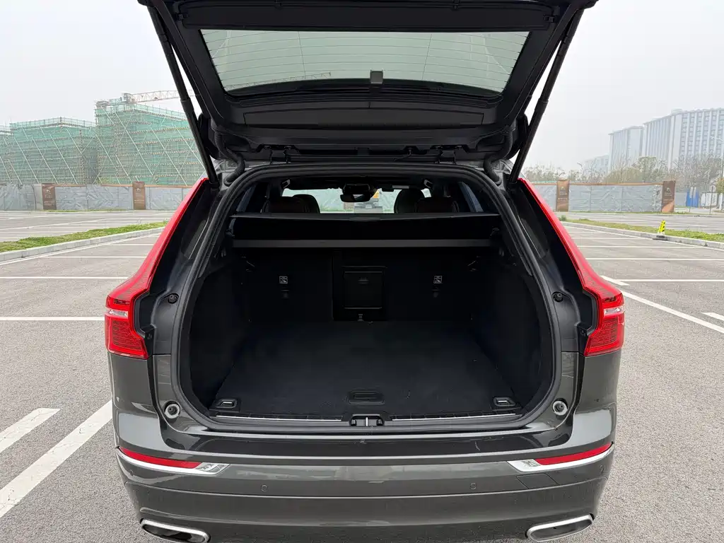 Volvo XC60 2021 T5 four-wheel drive Zhiyuan Deluxe Edition купить на сайте DeffCars