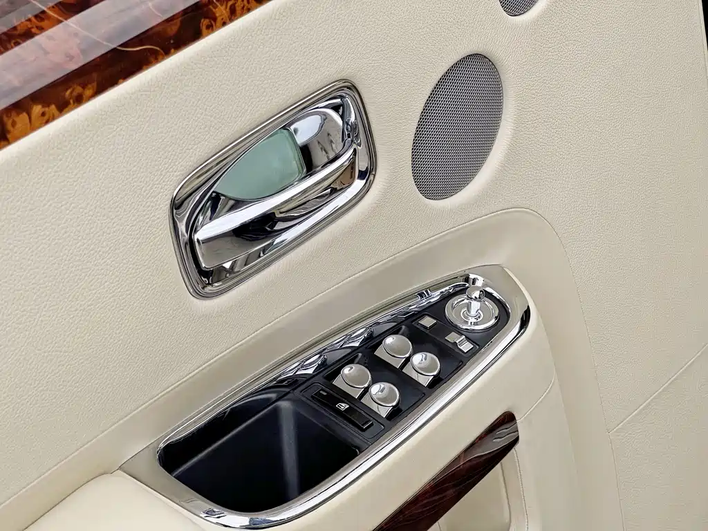 Ghost 2010 6.6T Standard Edition купить на сайте DeffCars