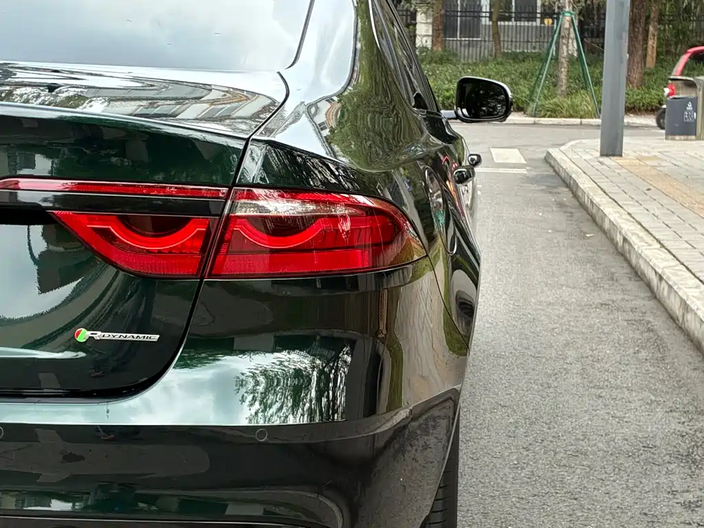 Jaguar XFL 2021 XFL 2.0T P250 two-wheel drive elite sports version купить на сайте DeffCars