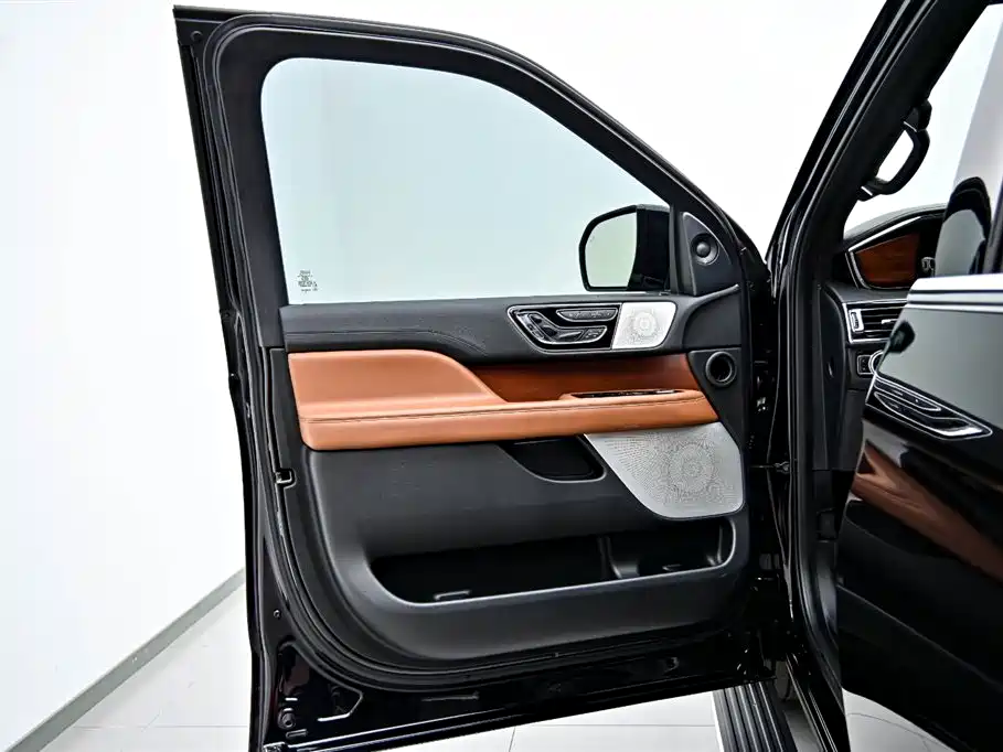 Navigator 2020 3.5T Honor Edition купить на сайте DeffCars