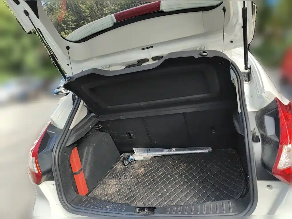Focus 2015 hatchback 1.6L automatic comfort type купить на сайте DeffCars