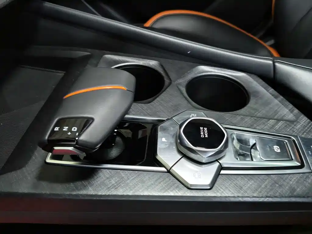 Changan UNI-V 2023 1.5T exclusive model купить на сайте DeffCars