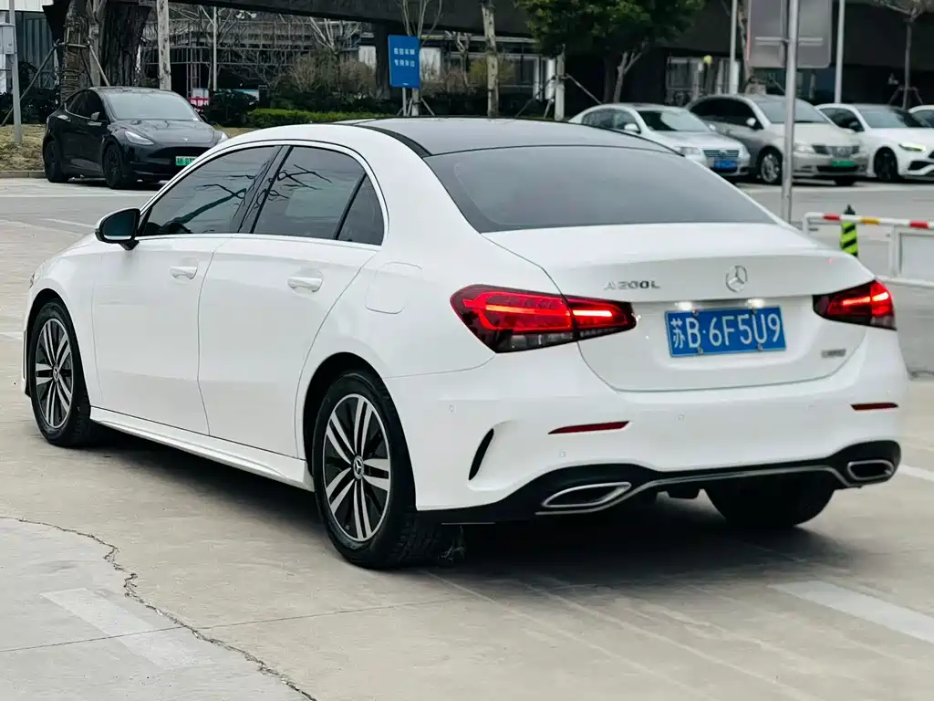 Mercedes-Benz A-Class 2019 A 180 L Sports Sedan купить на сайте DeffCars