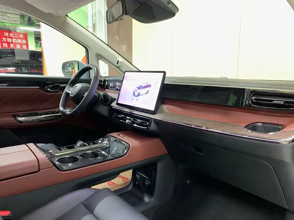 Trumpchi E8 PHEV 2024 model 150km MAX+ купить на сайте DeffCars