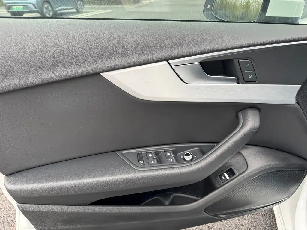 Audi A4L 2022 40 TFSI Fashionable and Dynamic купить на сайте DeffCars