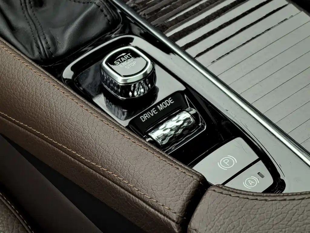 Volvo S90 2017 T4 Smart Edition купить на сайте DeffCars