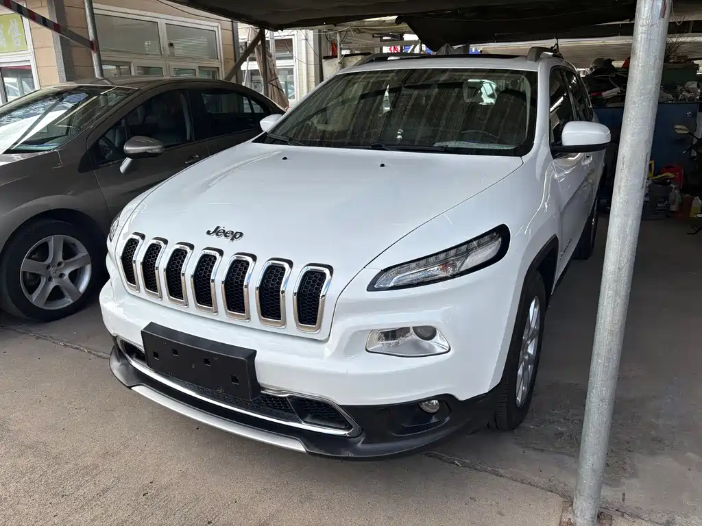 Cherokee (Китай) 2017 2.0L Superior Edition купить на сайте DeffCars