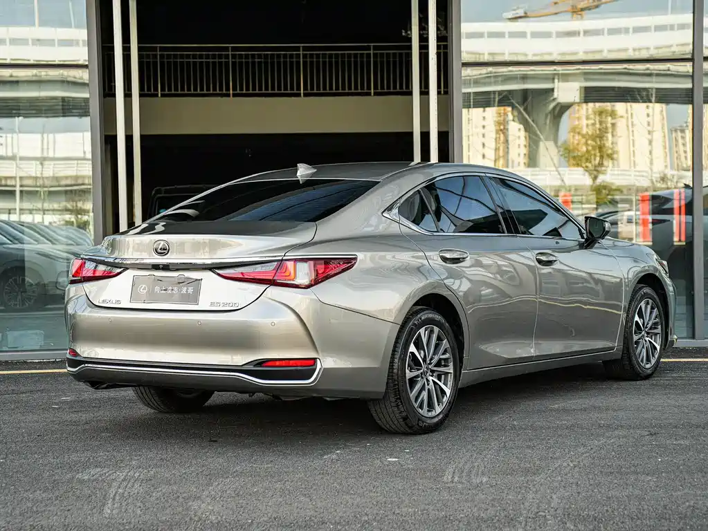 Lexus ES 2024 200 Premium Edition купить на сайте DeffCars