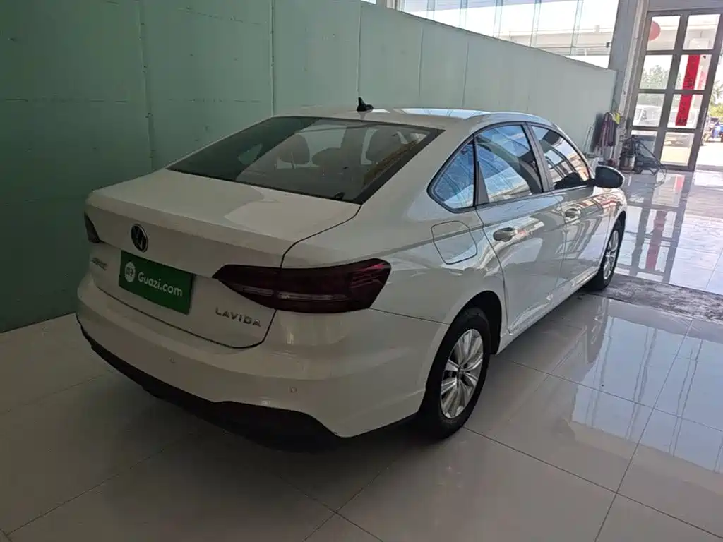 Lavida 2023 facelift 1.5L automatic Deyi version купить на сайте DeffCars