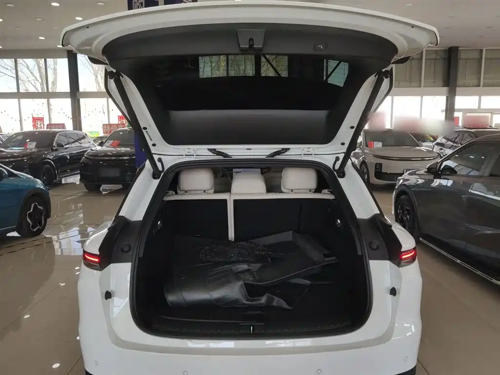 Ideal i6 2025 two-wheel drive standard version купить на сайте DeffCars