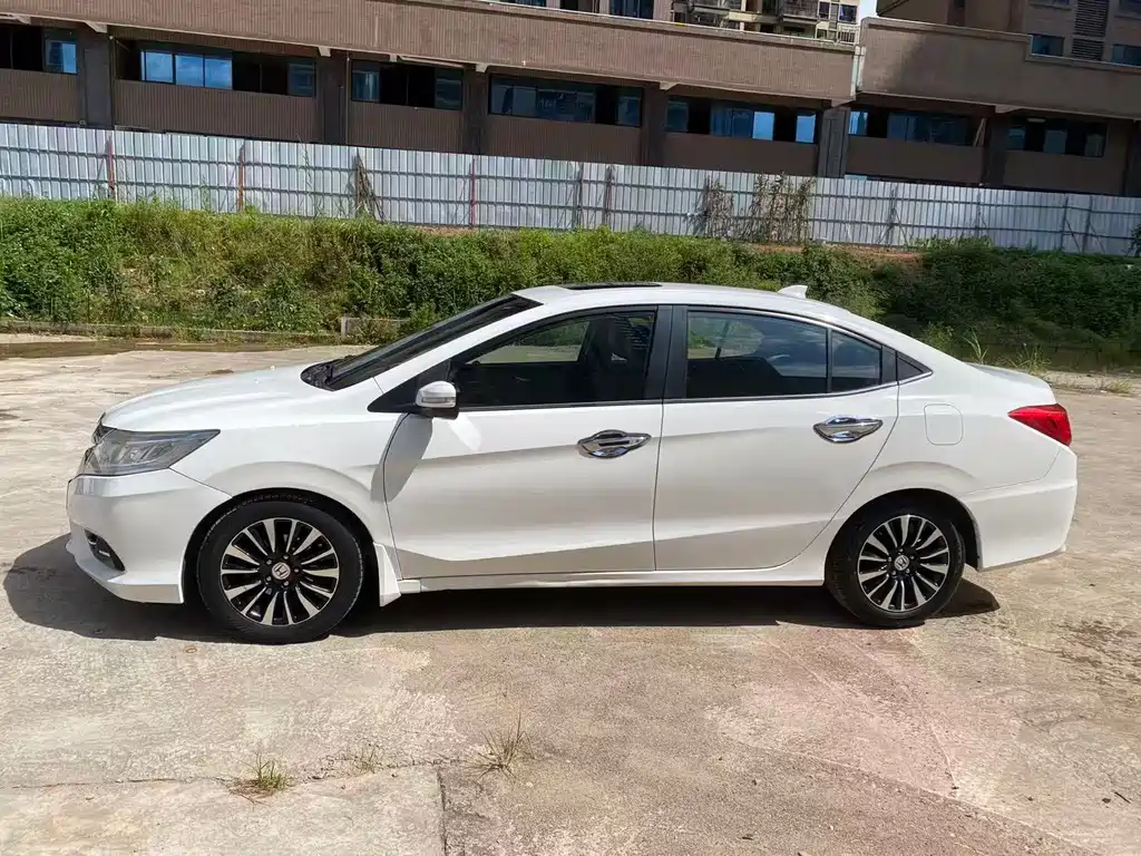 Crider 2013 1.8L automatic luxury version купить на сайте DeffCars