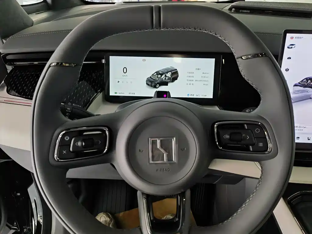 Jikrypton 009 2024 seven-seat aisle version four-wheel drive 108kWh купить на сайте DeffCars