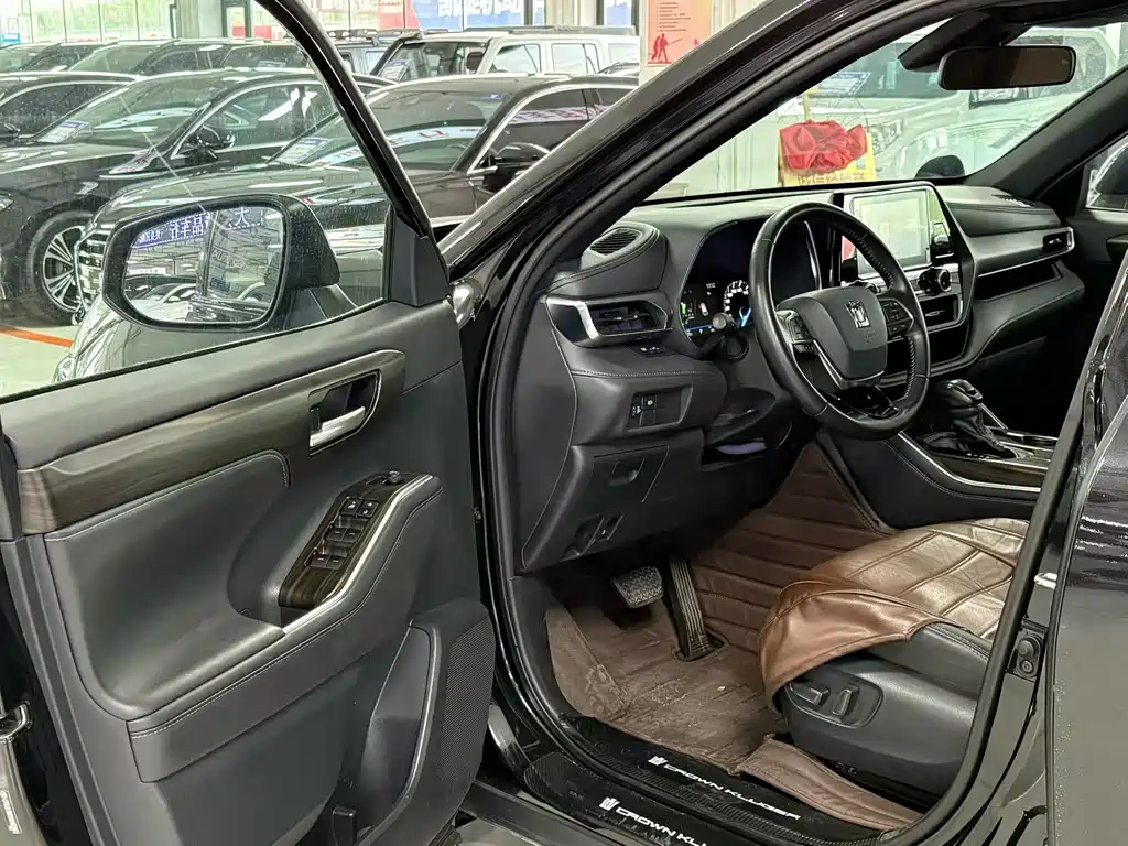 Crown Lufang 2022 2.5L HEV four-wheel drive luxury version купить на сайте DeffCars