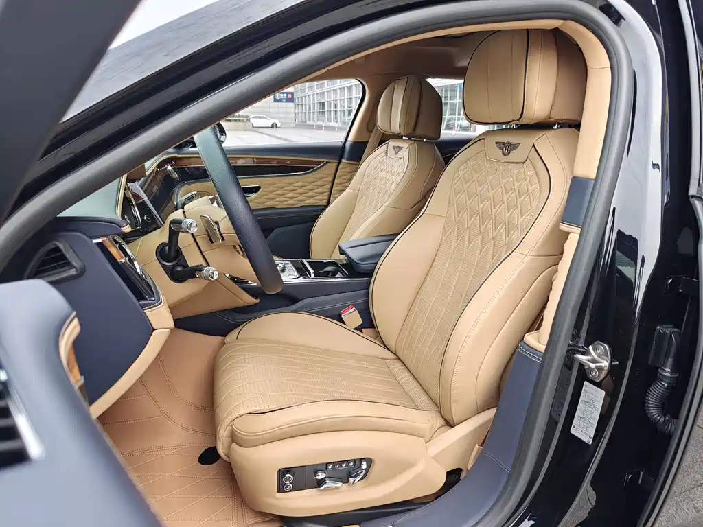 Flying Spur 2021 4.0T V8 Standard Edition купить на сайте DeffCars
