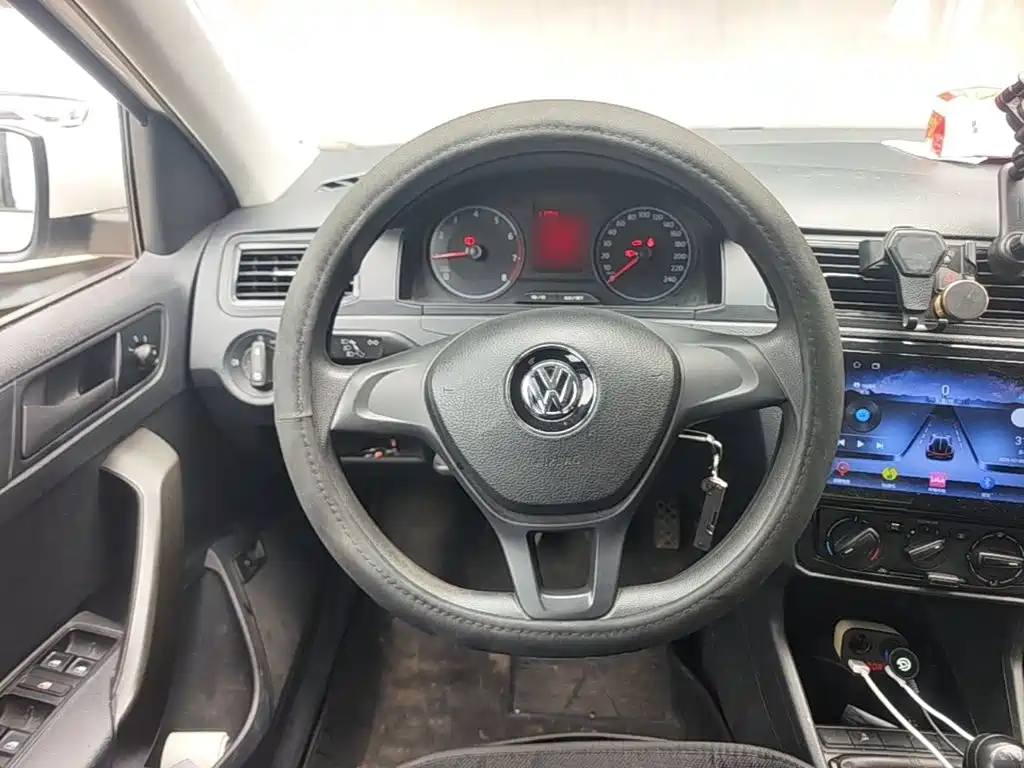 Santana 2018 1.5L Manual Fashion Edition купить на сайте DeffCars