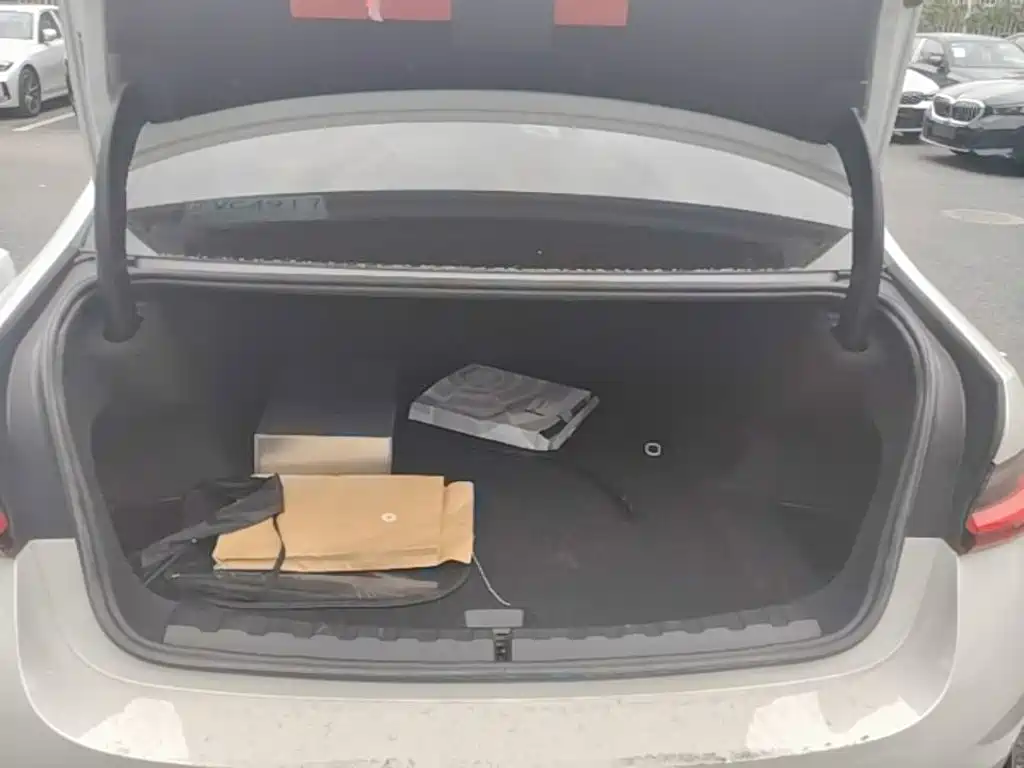 BMW i3 2022 eDrive 35 L купить на сайте DeffCars