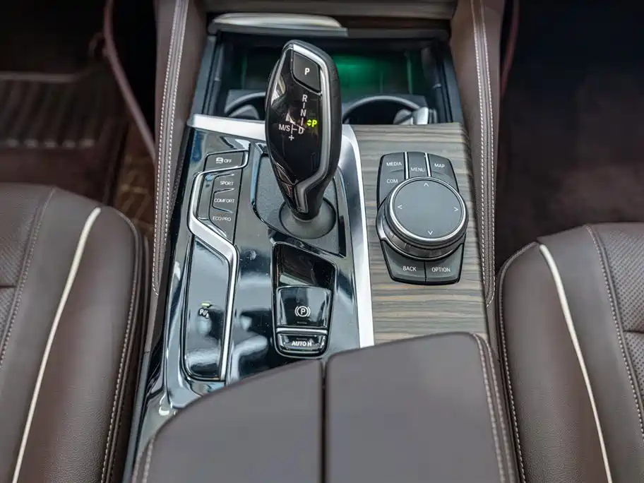 BMW 5 Series 2023 530Li Leading Luxury Package купить на сайте DeffCars