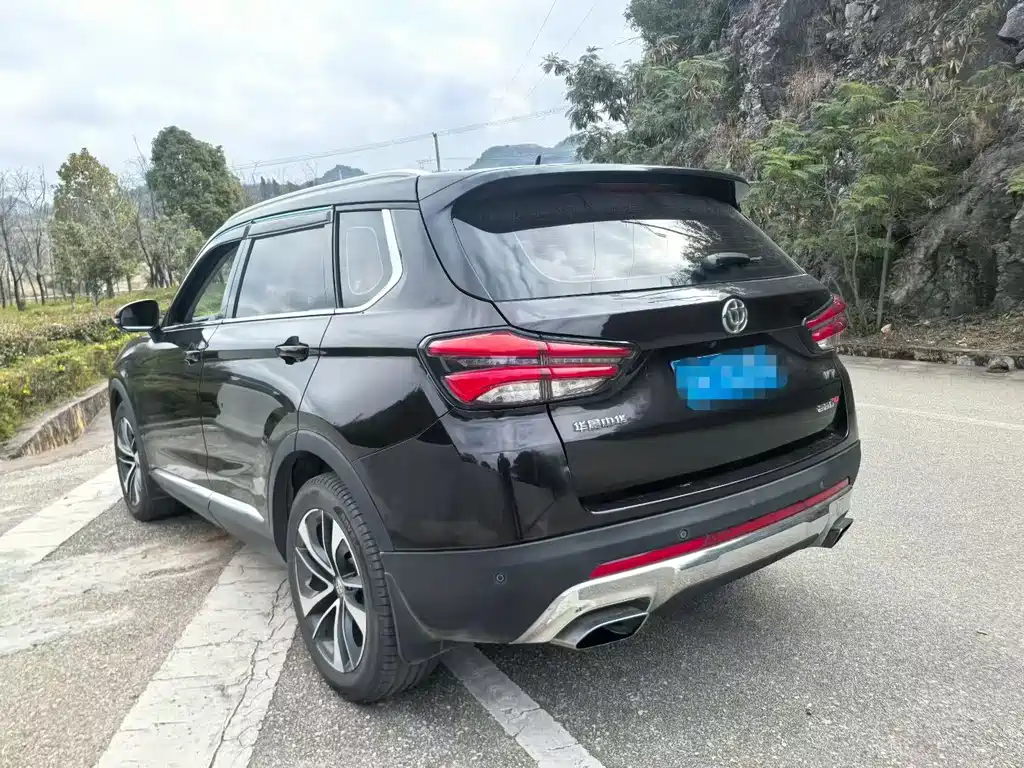 Zhonghua V7 2018 280T DCT luxury model 5 seats купить на сайте DeffCars