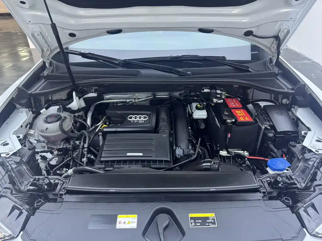 Audi Q3 2022 35 TFSI Fashionable and Dynamic купить на сайте DeffCars